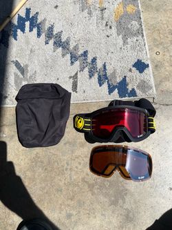 VonZipper Adapt 2 snowboarding goggles w/ extra lens