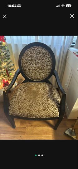 very nice print chair for decor