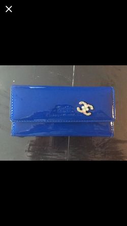 Wallet in blue