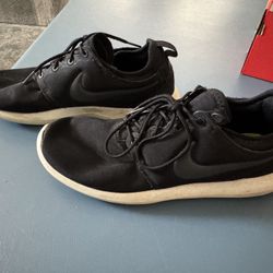 Black Nike