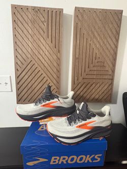 Brooks size 11.5 (medium)