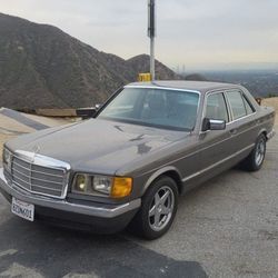 1982 MERSEDES-BENZ 300