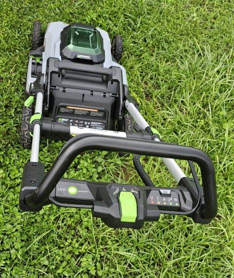 EGO CORTACESPED - EGO Power MOWER 56 Volt. Model: LM2110. 