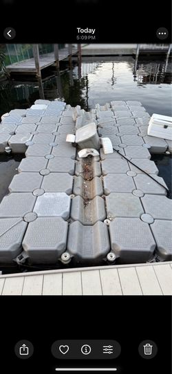 Floating dock