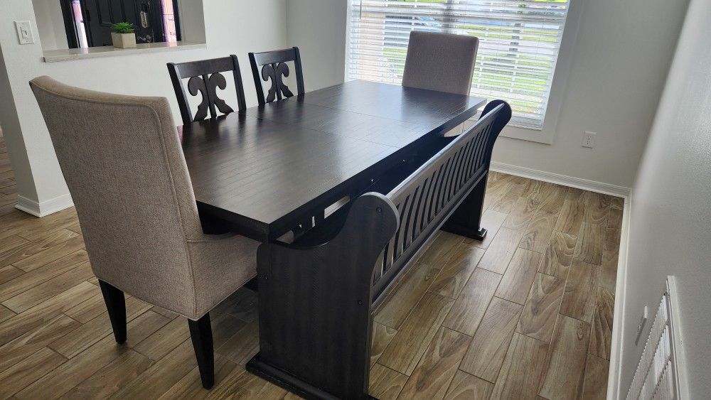 WOOD TABLE W BENCH AND 4 CHAIRS