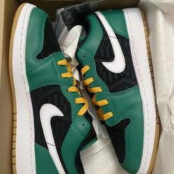Jordan 1 Low Christmas GS