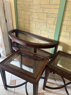 Entrance and  2 end tables