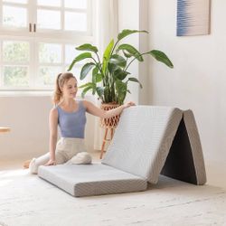 Foldable Memory Foam Mattress 