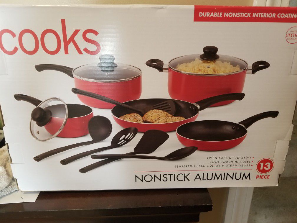 Cooks 13pc set Nonstick Aluminum cookware
