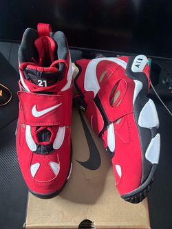 Nike Air Diamond Turf 2 Red Gold Size 11