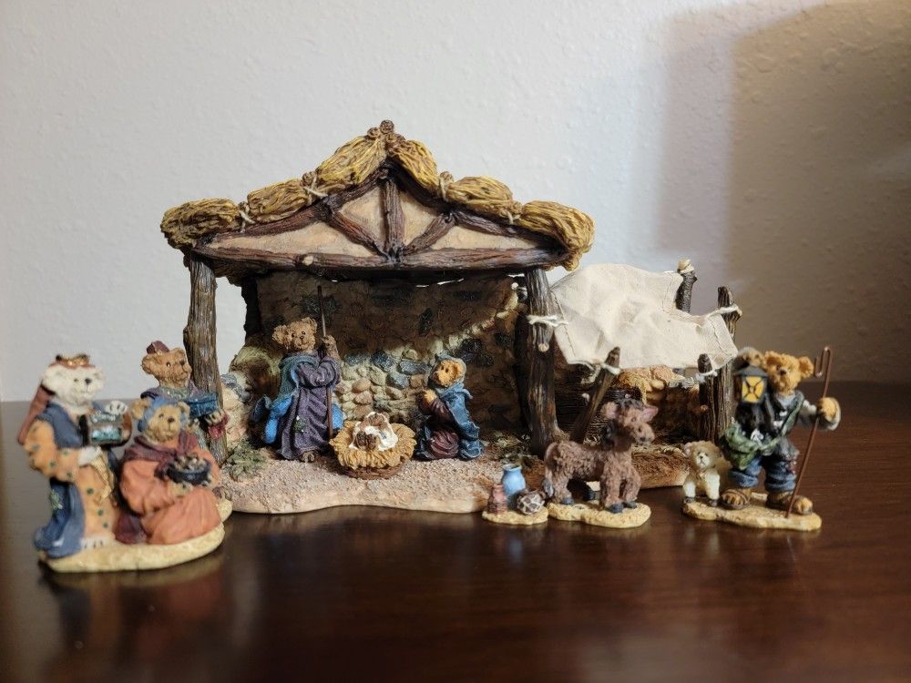 Christmas Decor Boyd's Bears Nativity
