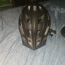 Never Used Ozark Trail Mtb Helmet 