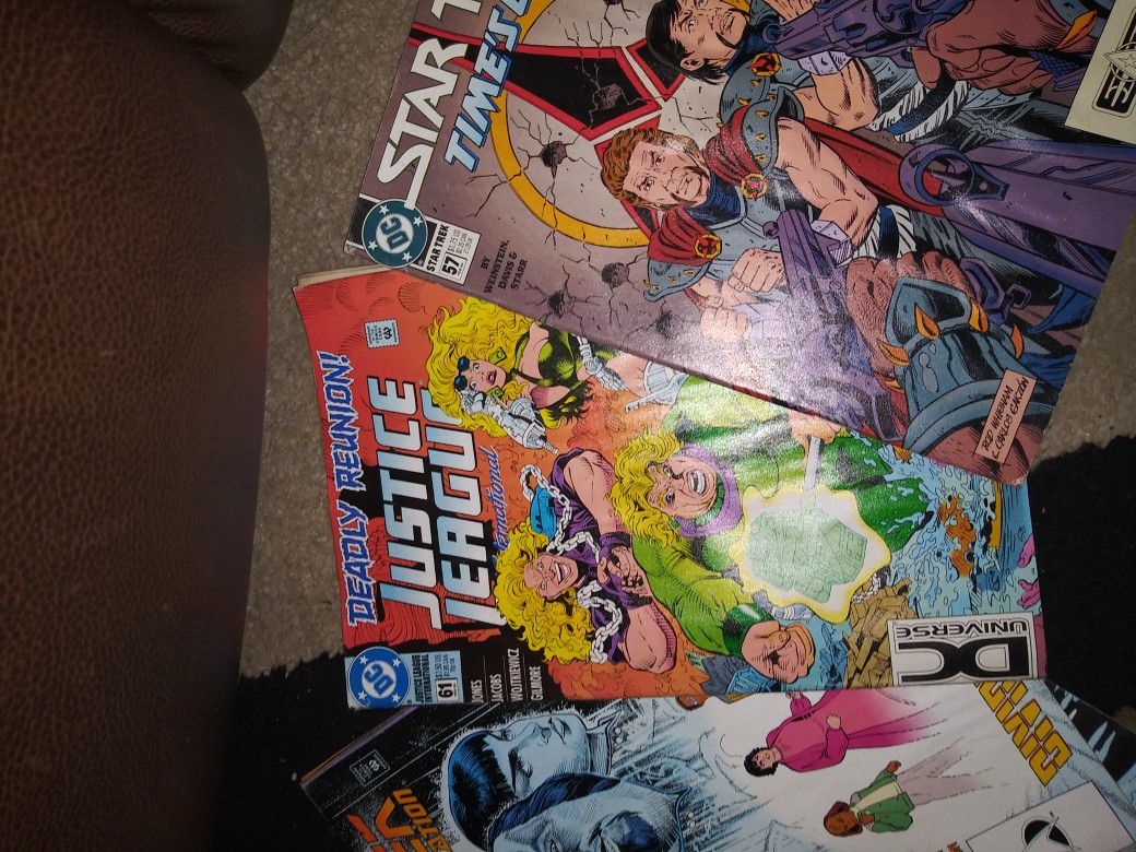 DC UNIVERSE COMICS