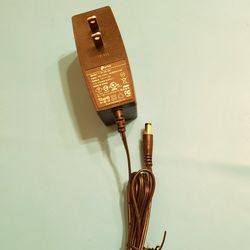 Original TP-Link Router Charger power supply adapter 12V 1.5A for all TP Link wireless internet Router. New excellent condition. 