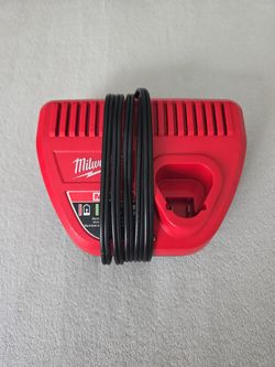 Milwaukee M12 Battery Charger