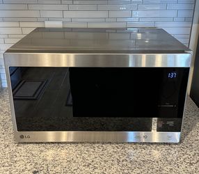 LG microwave (Moving sale)