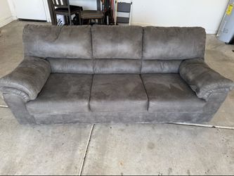 Gray Sleeper Sofa – Pull Out Bed – Free Delivery 🚚 