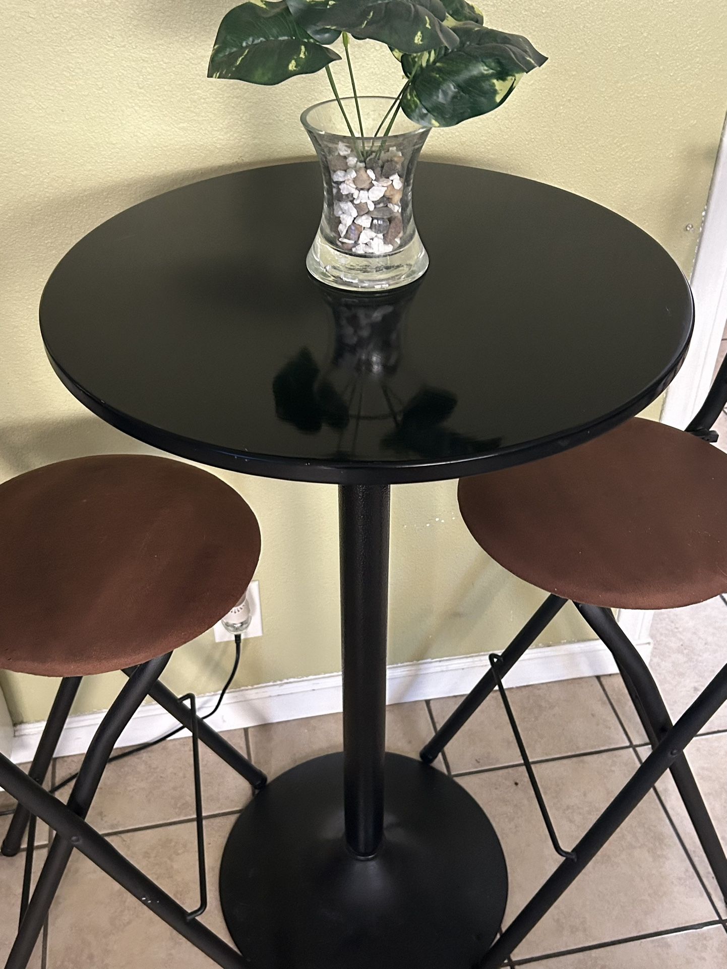Mesa Alta Con Dos Sillas