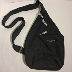 BAGGALLINI mini crossbody black canvas bag $20 FIRM