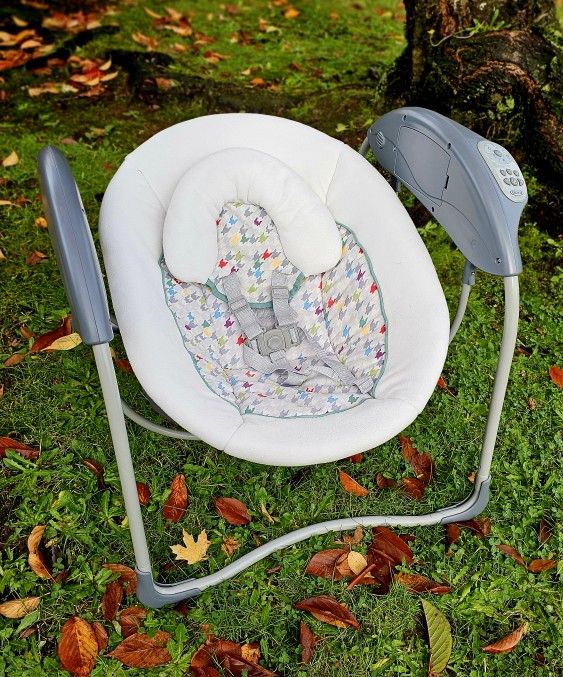 ● GRACO PORTABLE GLIDING SWING ● 6 Speeds • Music • Nature Sounds