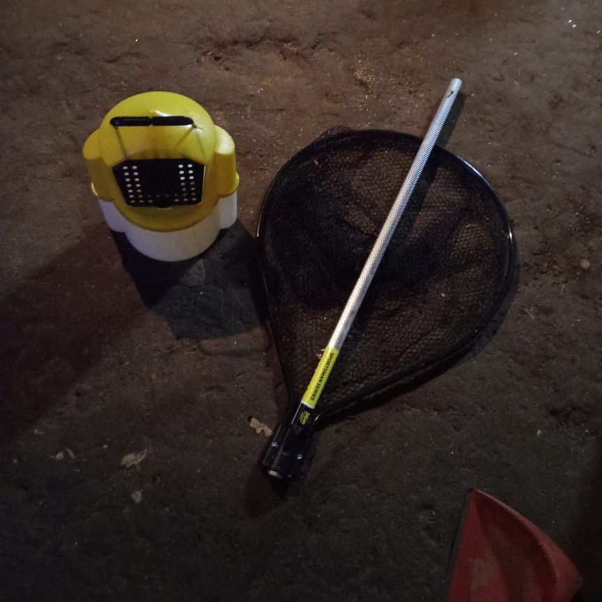 Brand New Fish Net And Cricket/minnow Bucket