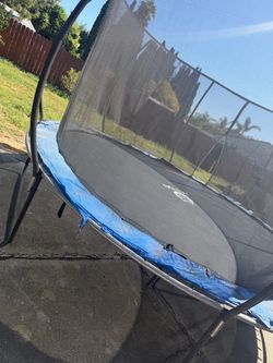 14-Foot Jumpzylla Trampoline with Safety Net & Ladder – $100 OBO