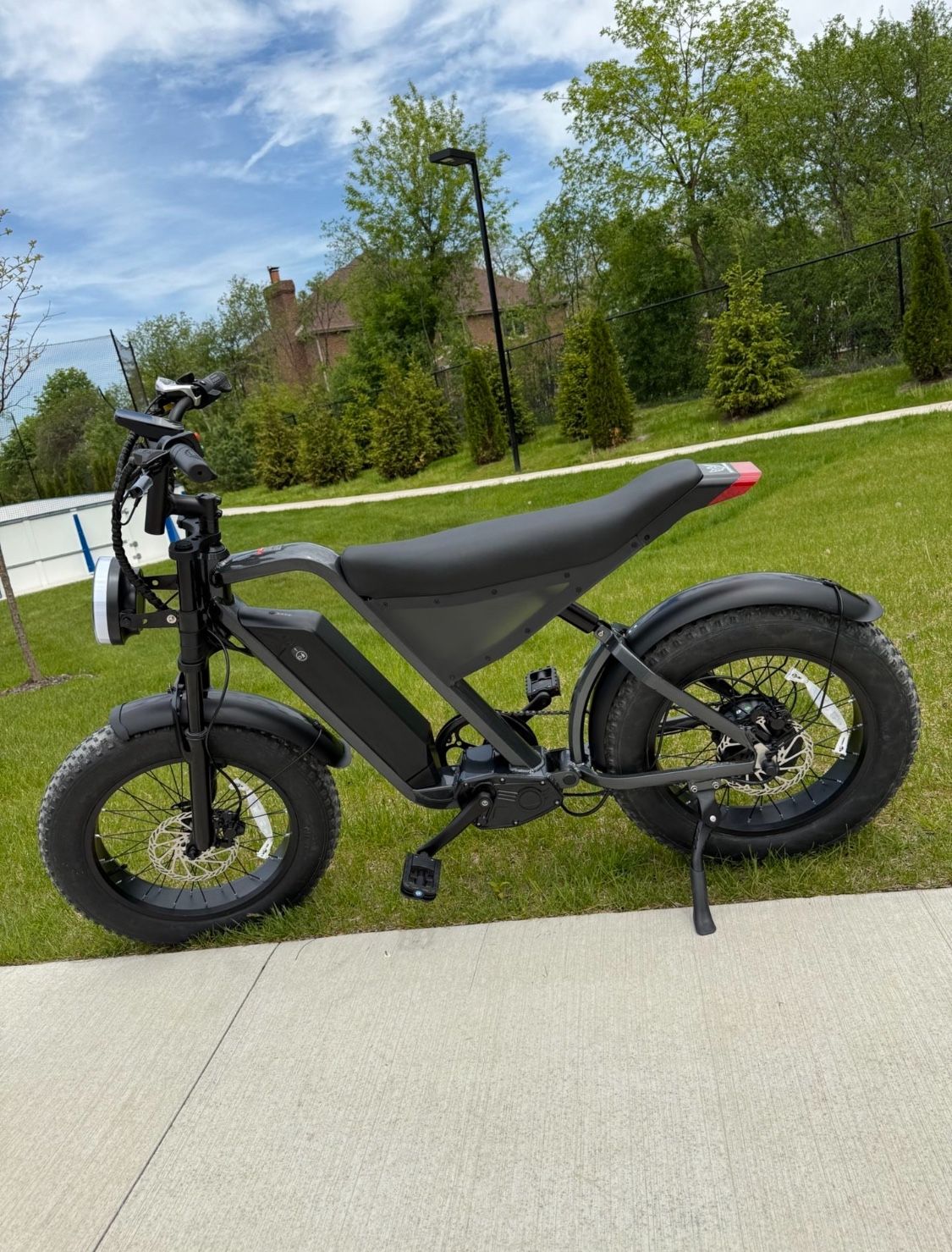 For Sale: High-Performance Electric Bike – Fast, Reliable, and Fun!