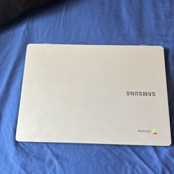 SAMSUNG Chrome Laptop