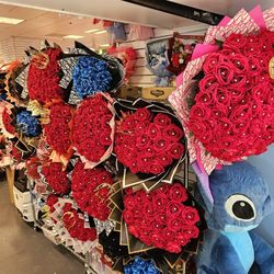 Valentine's Day Gift Flores Flowers Ramos $30 Up Depending On Style Flores bouquet gift ramos buchones Flores crochet