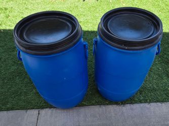 Blue Plastic Barrels with Lids