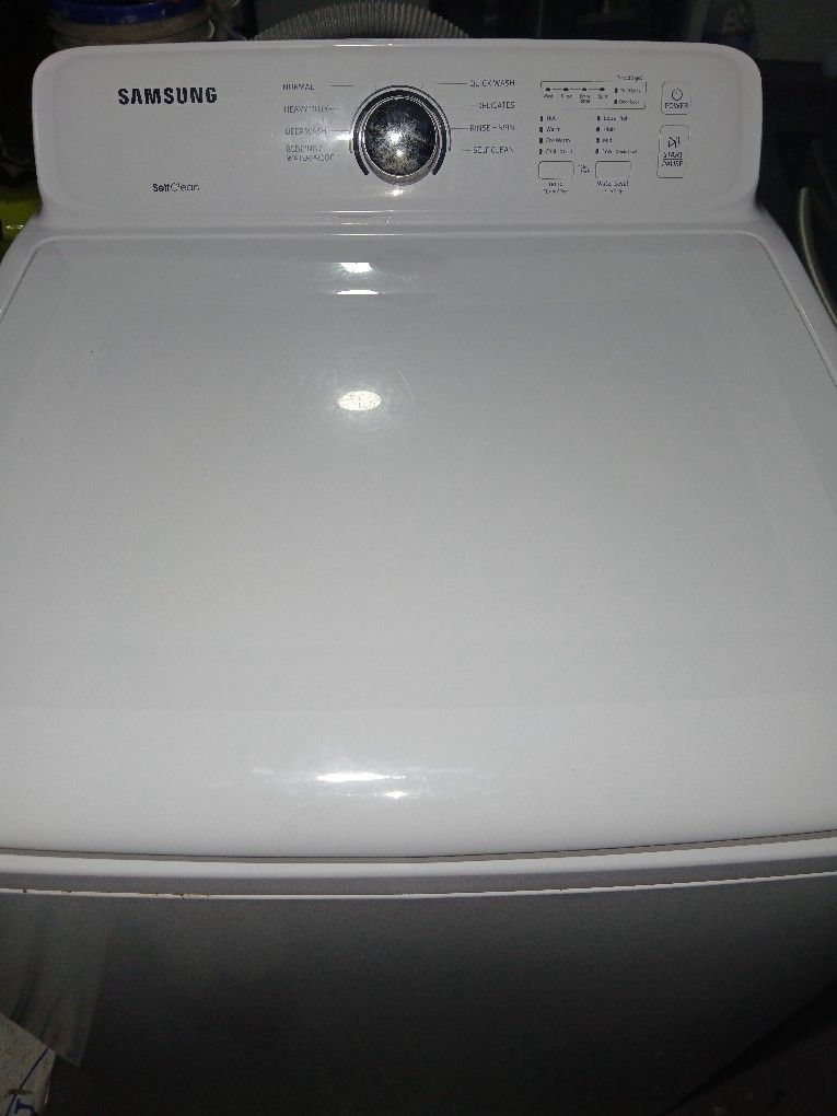 Lavadora De Ropa SAMSUNG La Primera Tanda La Lava Bien Pero Ya En La Segunda Se Para La Vendo Para Piezas$60 O Mejor Oferta