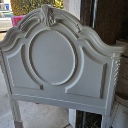 Twin Princess Bed Frame  W/ Trundle