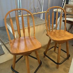 2 Barstools 