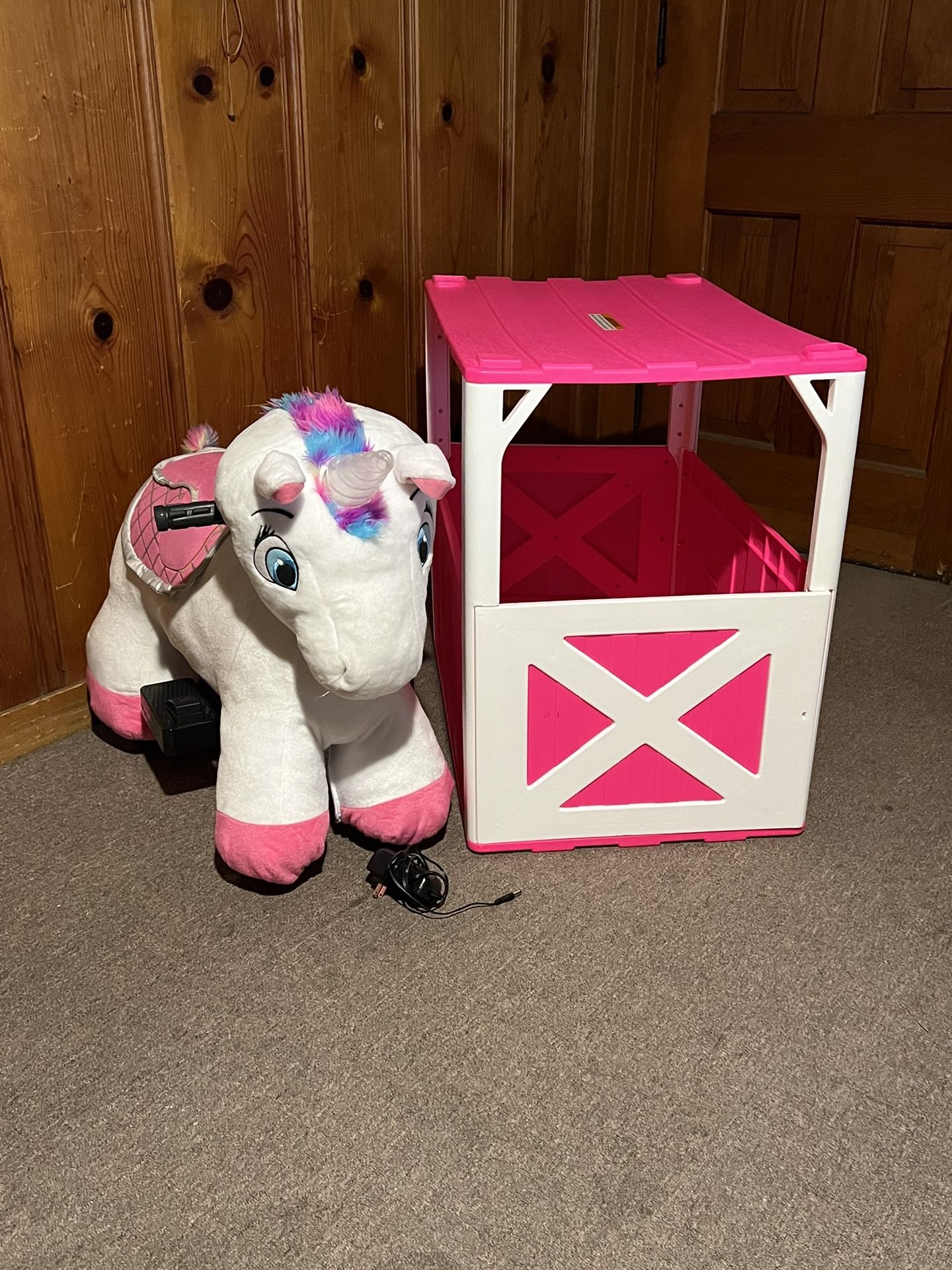 Willow Unicorn 6V Plush Ride