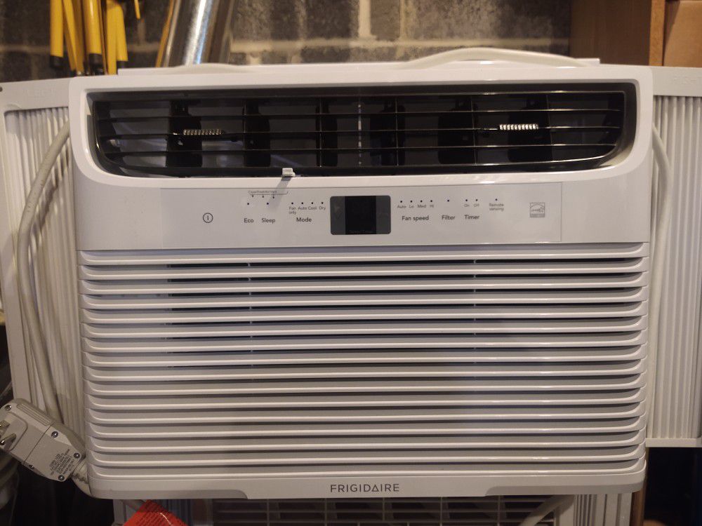 Frigidaire Air conditioner 12,000 BTU