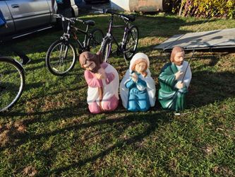 You Are Buying ALl Three Pic. Blow  Mold With Light up  Dose Work