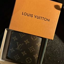 LV Wallet With Box Ask For Pics 