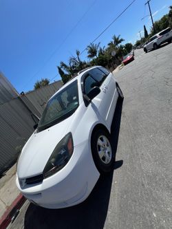 2005 Toyota Sienna clean tittle