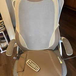 Heated Back/Shoulder Massager – HoMedics 
