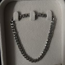 Sliver Curb Bracelet 