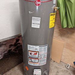 Refurbished 40 gal Natural Gas Water Heater (includes installation)