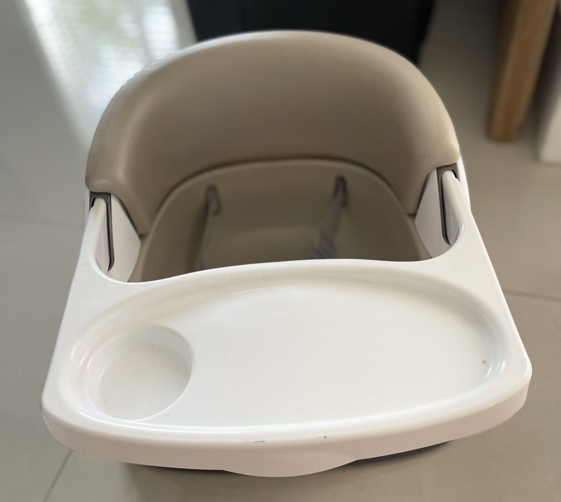 baby eating chair