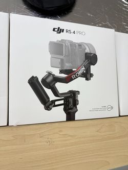 DJI RS 4 Pro Gimbal Stabilizer