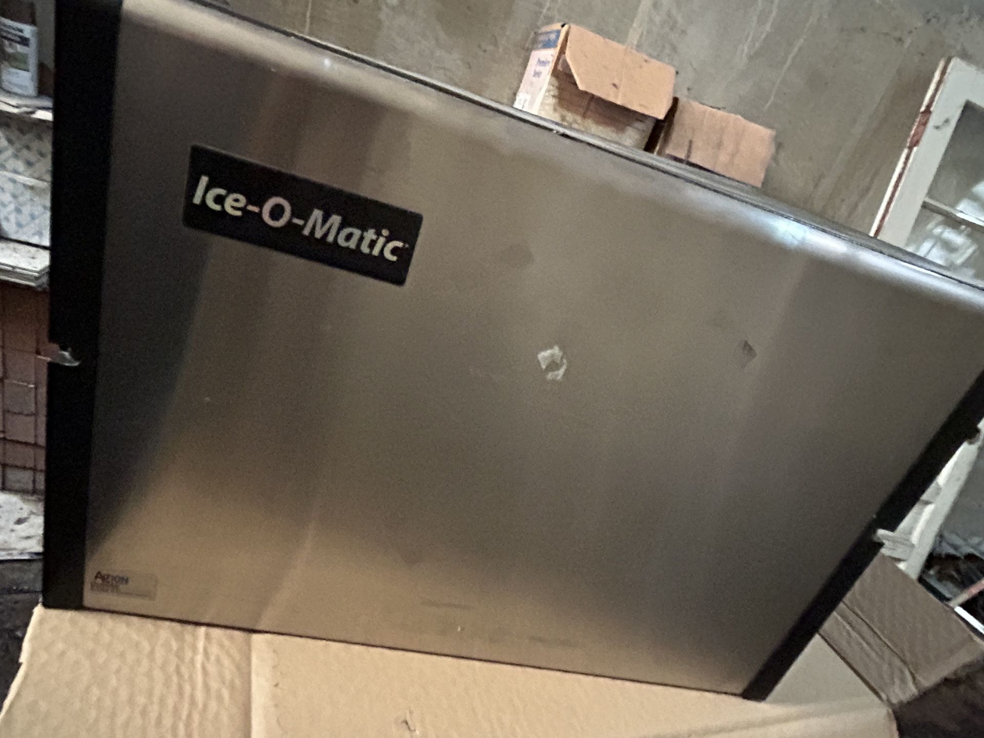 4 Ice Makers And