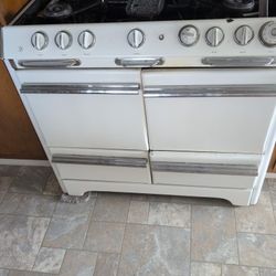 Antique STOVE WORKS GOOD! 