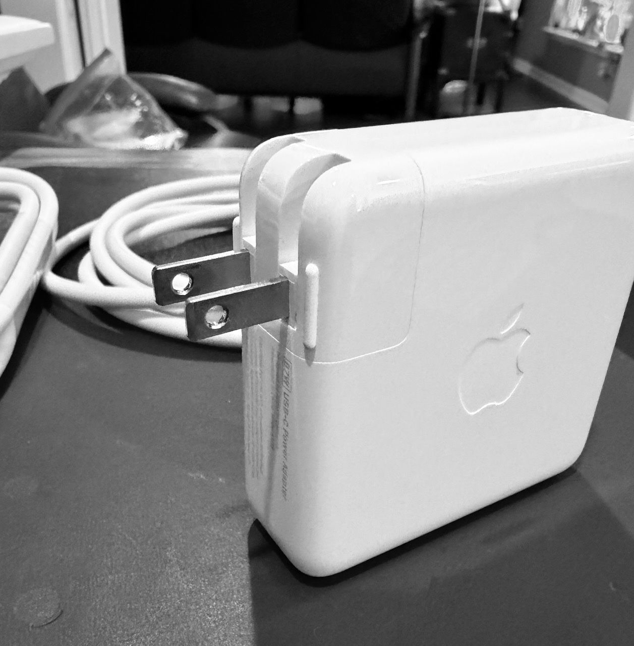 Apple USBC-C 87W Power Adapter with 2 extension cables