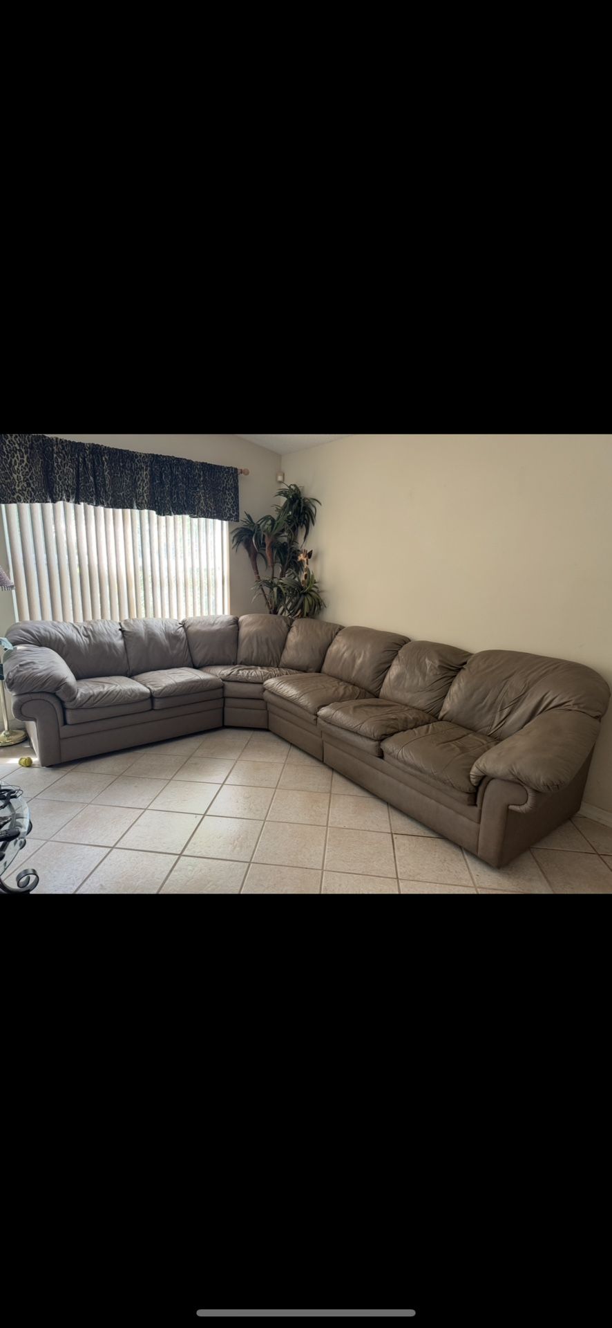 Couch 200$