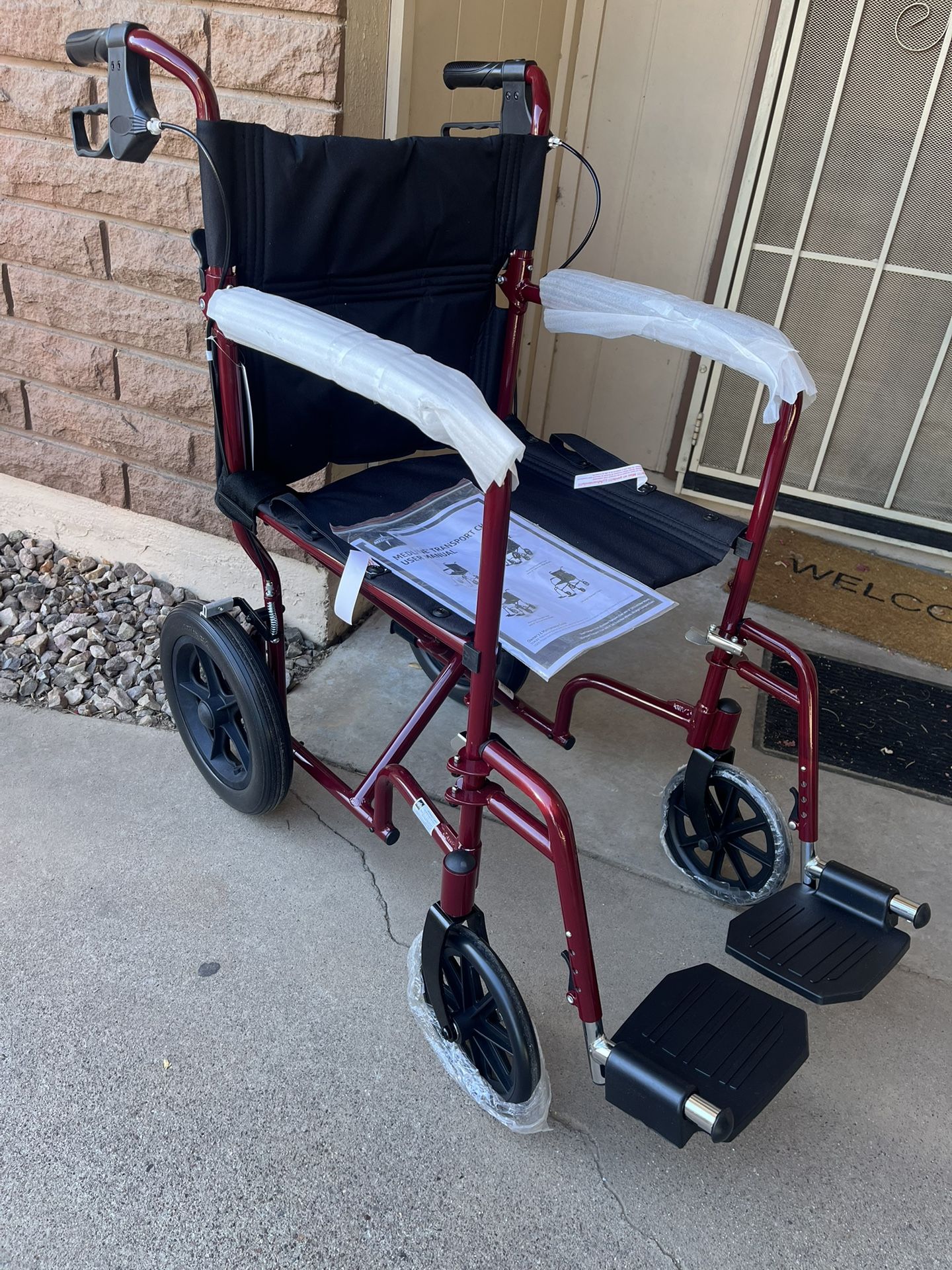 Walker/Rollator, NEW, Footrests, Big Wheels, Brakes, Storage.