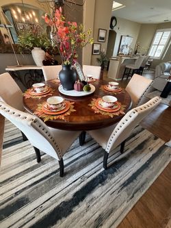 Dinning table and 6 Chairs