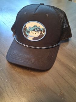Nike Rise Structured Outdoor Trucker Cap